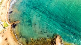 617 παραλίες στην Ελλάδα πήραν Γαλάζια Σημαία για το 2023