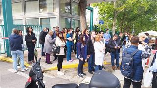 Κινητοποίηση ΕΝΙΘ στο ΑΧΕΠΑ κατά του μπαράζ μετακινήσεων γιατρών