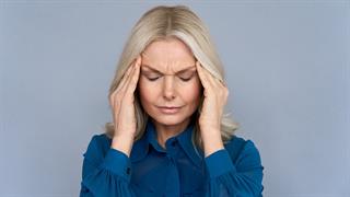 Οι πονοκέφαλοι κατά την εμμηνόπαυση συνδέονται με προβλήματα ύπνου, άγχος και κατάθλιψη