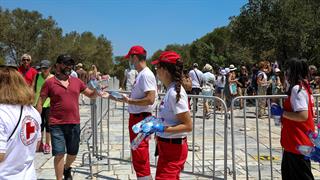 Ο Ελληνικός Ερυθρός Σταυρός διοργανώνει δράση ενημέρωσης για την αντιμετώπιση των υψηλών θερμοκρασιών στην Ακρόπολη
