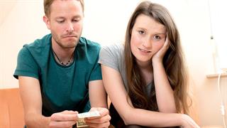 Πώς επιχειρούν να ''μαζέψουν'' το κόστος διακοπών οι Έλληνες