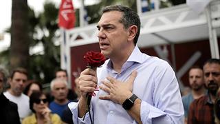 Τσίπρας: Τα δημόσια νοσοκομεία καταρρέουν, το ΕΣΥ είναι υπό διάλυση