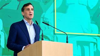 R. Daniels: Οι πολίτες είναι πιο υγιείς όταν η δημοκρατία είναι υγιής και το αντίστροφο