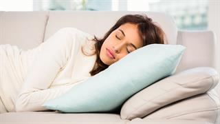 Ο σύντομος ύπνος την ημέρα προστατεύει τον εγκέφαλο [μελέτη]