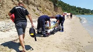 Θάσος: Τουρίστρια πέθανε σε παραλία, περιμένοντας το μοναδικό ασθενοφόρο