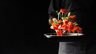 Χορταστικές συνταγές για να αγαπήσετε τον σολομό