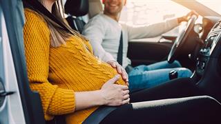 Γερμανία: Απαγόρευση του καπνίσματος σε αυτοκίνητο με παιδιά και εγκύους