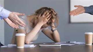 Νευρικός κλονισμός: Τι σημαίνει και ποια είναι τα συμπτώματα;