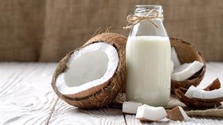 Γάλα καρύδας: Πότε γίνεται επικίνδυνο για την υγεία