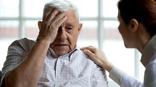 Αλτσχάιμερ: Η πιο συχνή αιτία άνοιας με νοητικές και ψυχικές διαταραχές
