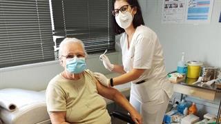 Αισθάνεσαι χάλια μετά τον εμβολιασμό κατά της CoViD; Μπορεί να είναι και καλό... [έρευνα]