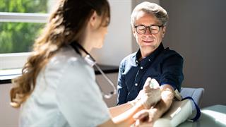 Νέα ''υπερευαίσθητη'' εξέταση αίματος ανιχνεύει βιοδείκτη πολλών καρκίνων