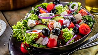 Μεσογειακή διατροφή με άσκηση καίει το λίπος και αυξάνει τη μυϊκή μάζα