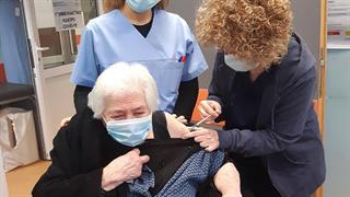 Αναμονή πάνω από 20 μέρες για εμβολιασμό κατά της CoViD, ακόμη και στην Αθήνα