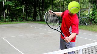 Μπορεί να προκληθεί διάσειση από το μπαλάκι του τένις;