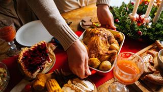 Ερευνα ΙΝΚΑ: Ακριβότερο 20% το χριστουγεννιάτικο τραπέζι