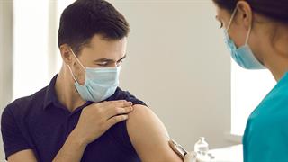 Ο κορωνοϊός βράζει και οι ιδιώτες γιατροί και φορείς αποκλείονται από τους εμβολιασμούς