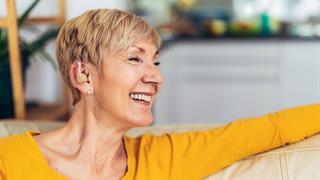Τα ακουστικά βοηθήματα προσθέτουν χρόνια ζωής [μελέτη]