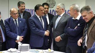 Ο ‘Α. Γεωργιάδης στην κοπή της Πρωτοχρονιάτικης πίτας του ΙΣΑ