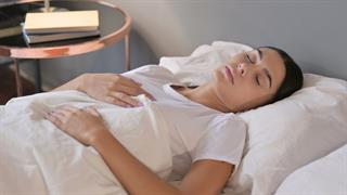 Καλές στάσεις για ύπνο αν πονά η μέση σας