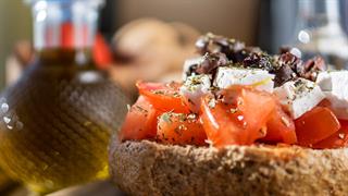  Taste Atlas: Ο ντάκος και η χωριάτικη στην 1η και 4η θέση της λίστας με τις καλύτερες σαλάτες παγκοσμίως