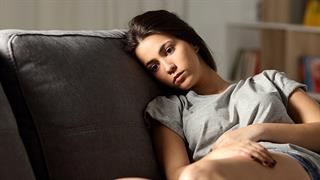 Σύνδρομο πολυκυστικών ωοθηκών και κατάθλιψη: Πώς σχετίζονται;