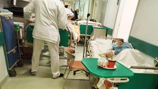 Στο όριο το ΕΣΥ: Πληρότητα 150% σε Πνευμονολογικές, Παθολογικές κλινικές - Αναμονή 10 ωρών