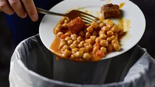 ΟΗΕ: Πετιούνται ένα δισεκατομμύριο γεύματα την ημέρα