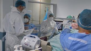 ΕΟΔΥ:  6 θάνατοι ασθενών με CoViD - Αύξηση ιικού φορτίου στα αστικά λύματα της Αττικής