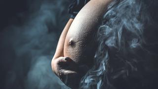 Το κάπνισμα στην εγκυμοσύνη αυξάνει τις πιθανότητες παχυσαρκίας στο παιδί [μελέτη]