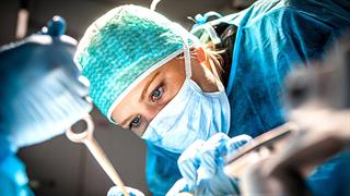 Καλύτερη η ανάρρωση με περισσότερες γυναίκες γιατρούς στο χειρουργείο [μελέτη]