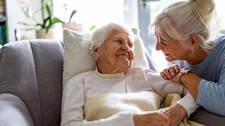 Περισσότεροι από 1 στους 4 Αμερικανούς  άνω των 50 ετών είναι φροντιστές 