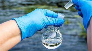 Νέα μέθοδος αφαιρεί πάνω από το 98% των μικροπλαστικών από το νερό
