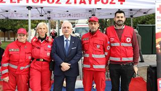 Ο Ελληνικός Ερυθρός Σταυρός τίμησε την Ημέρα Θυσίας του Διασώστη με μεγάλη δράση στην Πλατεία Συντάγματος 