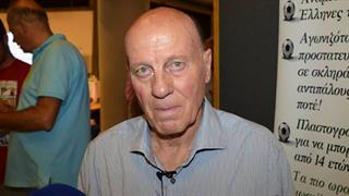 Παραμένει κρίσιμη η κατάσταση του Μίμη Δομάζου - Το δεύτερο ιατρικό ανακοινωθέν