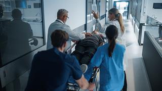 Γεωργιάδης: 11.728 αιτήσεις για 500 θέσεις τραυματιοφορέων στα ΤΕΠ