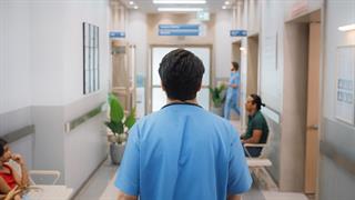 ΕΛΙΤΟΥΡ: Μείωση ΦΠΑ στις υπηρεσίες Yγείας