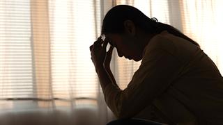 Γιατί πονάει το κεφάλι μου όταν σηκώνομαι