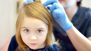 Πώς δείγματα μαλλιών μπορεί να βοηθούν στον εντοπισμό κινδύνων ψυχικής υγείας σε άρρωστα παιδιά