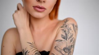 Τατουάζ: Προστατεύει από το μελάνωμα;