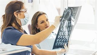 Mεγάλες καθυστερήσεις στις οδοντιατρικές πράξεις