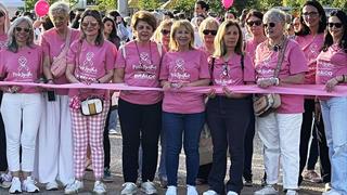 Καρκίνος μαστού: Οι survivors με τα ροζ μπλουζάκια που στηρίζουν όσες νοσούν