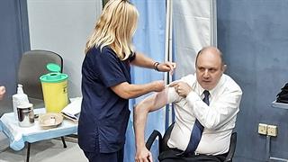 Αντιγριπικός εμβολιασμός: Όταν οι γιατροί δίνουν πρώτοι το παράδειγμα