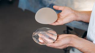 Αυτοάνοσο από εμφυτεύματα σιλικόνης στο στήθος 48χρονης - Σπάνιο περιστατικό στην Ελλάδα