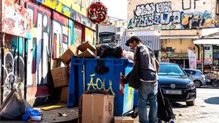 'Ενα ακόμη αρνητικό ρεκόρ: Φτωχοί 7 στους 10   Έλληνες - Συνολική 