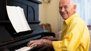 Πόσο μειώνεται ο κίνδυνος άνοιας με την ακρόαση ή το παίξιμο μουσικής σε ανθρώπους άνω των 70 ετών