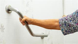 Πώς να κάνετε το μπάνιο πιο ασφαλές για ηλικιωμένους