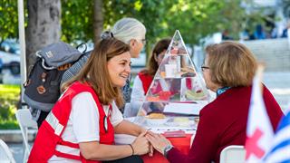 Ο Ε.Ε.Σ. ενημέρωσε εκατοντάδες πολίτες για τον σακχαρώδη διαβήτη στην Πλατεία Συντάγματος