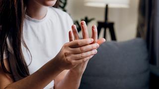 Μούδιασμα σε χέρια ή πόδια: Ακίνδυνο ή επικίνδυνο;