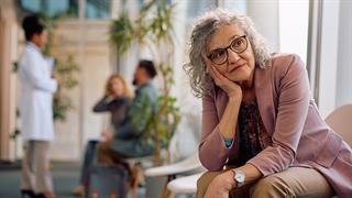 Oι Ελληνες χρηματοδοτούν το σύστημα Υγείας κατά 34,3%